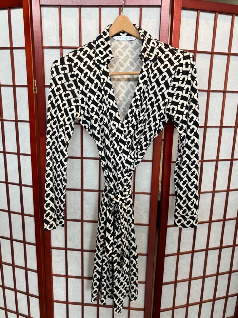 DVF Diane von Furstenberg Julian 100% Silk Jersey Wrap Dress - Picture 2 of 9